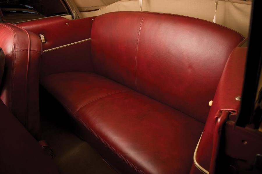  Ford Super DeLuxe Sportsman Convertible 1947 года  (фото 43 из 61)